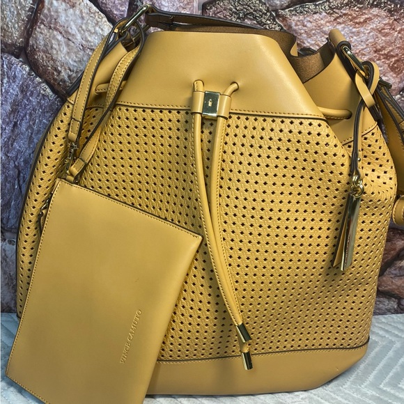 VINCE CAMUTO SHOULDER BAG - Picture 2 of 12